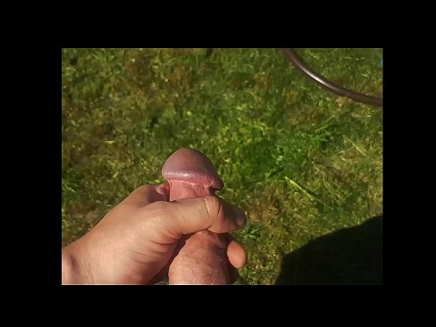 ❤️ Hotfies e ndyhet pidhi i saj rozë dhe përfundon me një shiringë në një kopsht veror ️ Video porno në sq.sitevox.top ❌️